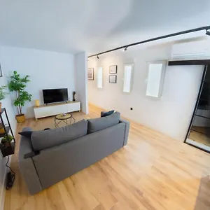 Modern Haven For Urban Explorers By Rems , Málaga España